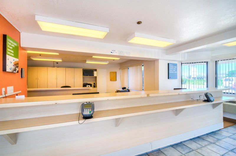 Motel 6 Chicago - Elk Grove เอลค์โกรฟ วิลเลจ ภายนอก รูปภาพ
