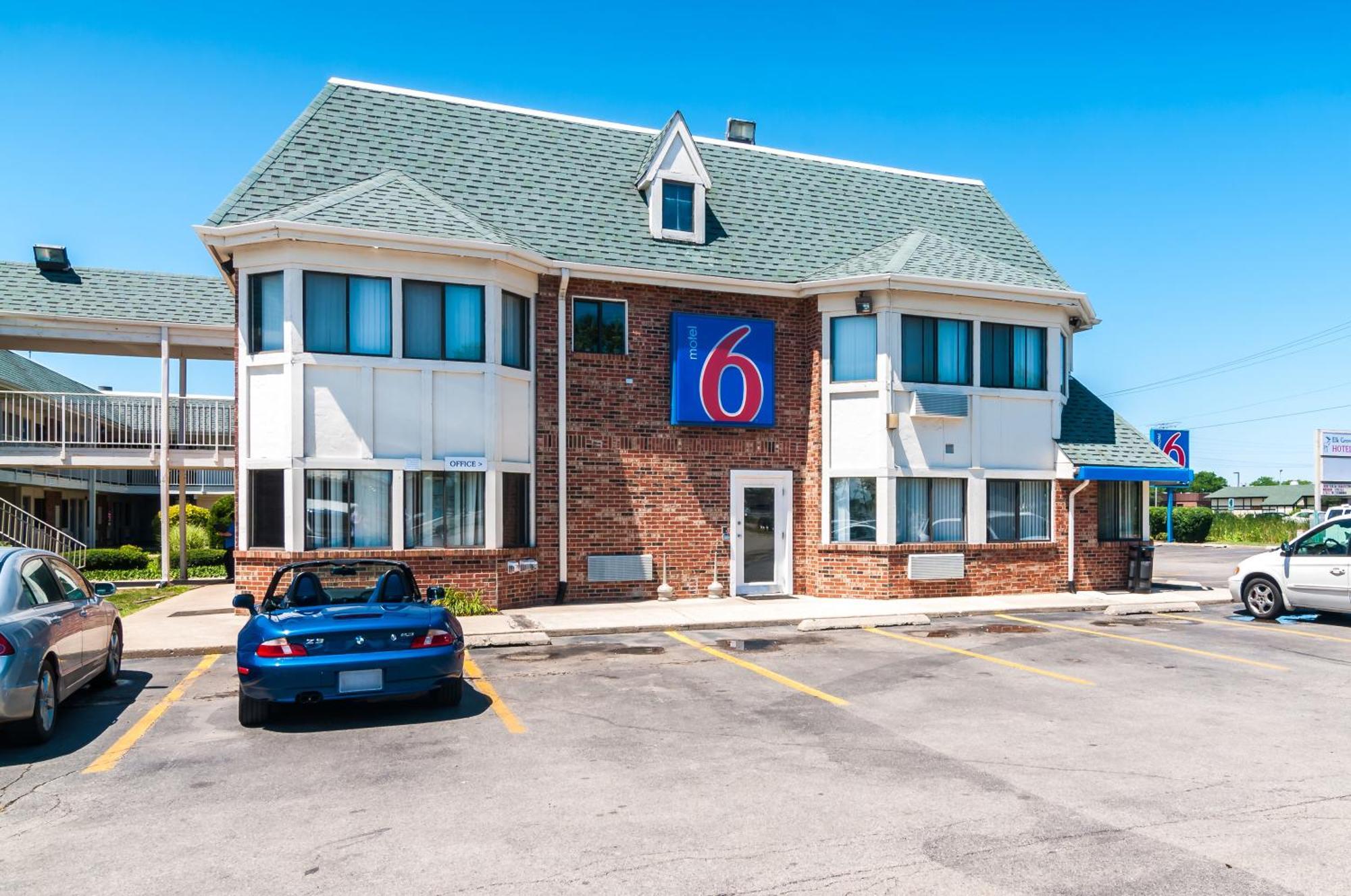 Motel 6 Chicago - Elk Grove เอลค์โกรฟ วิลเลจ ภายนอก รูปภาพ